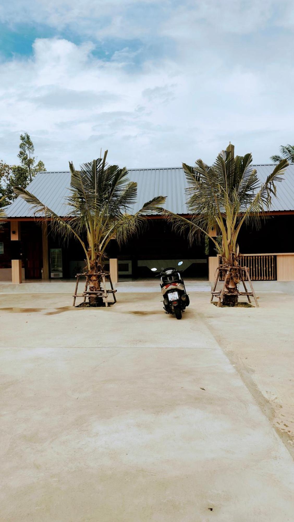 Pinthong Aonang Villa *