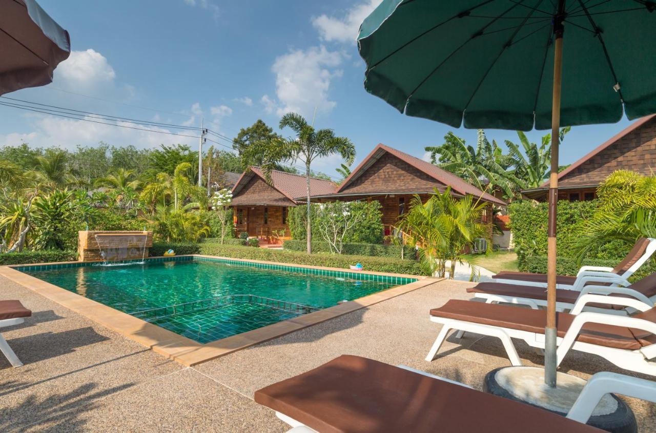 Pinthong Aonang Villa *